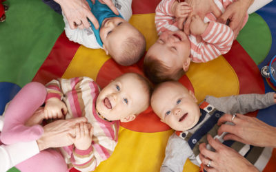 Krabbelgruppe: Mit anderen zusammen krabbeln macht doch noch mehr Spaß