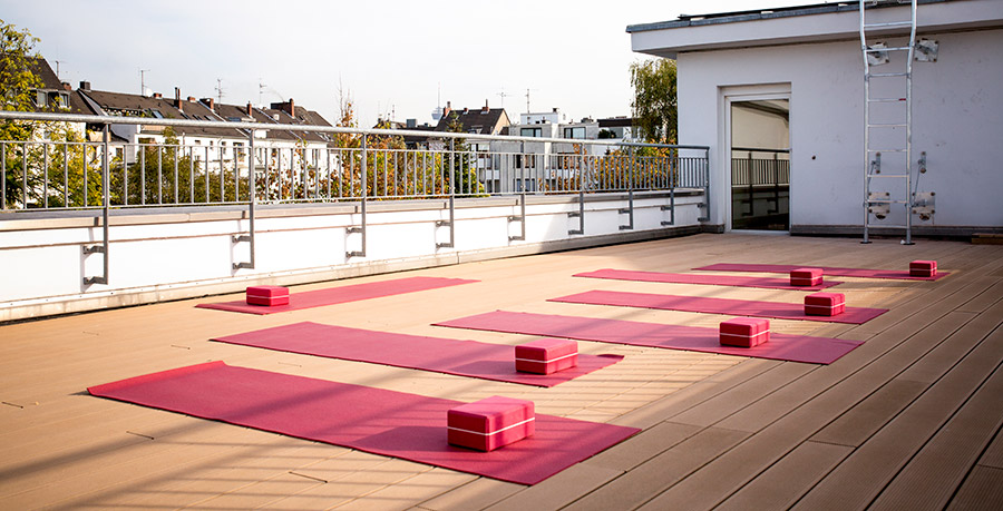 Mit Yoga und Pilates fit und gesund durch den Sommer