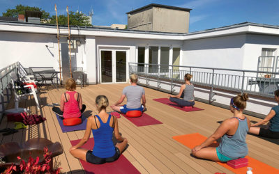 Pilates und Yoga in Köln unter freiem Himmel