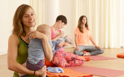 Mit Mama-Baby-Yoga wieder fit nach der Entbindung