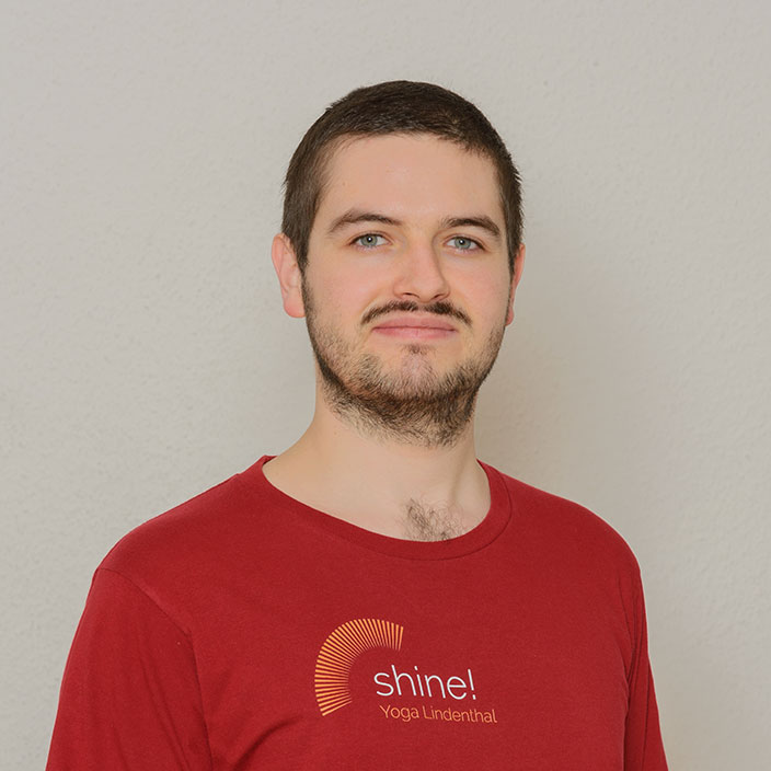 Alexander-Vollbach-Yoga-Instructor